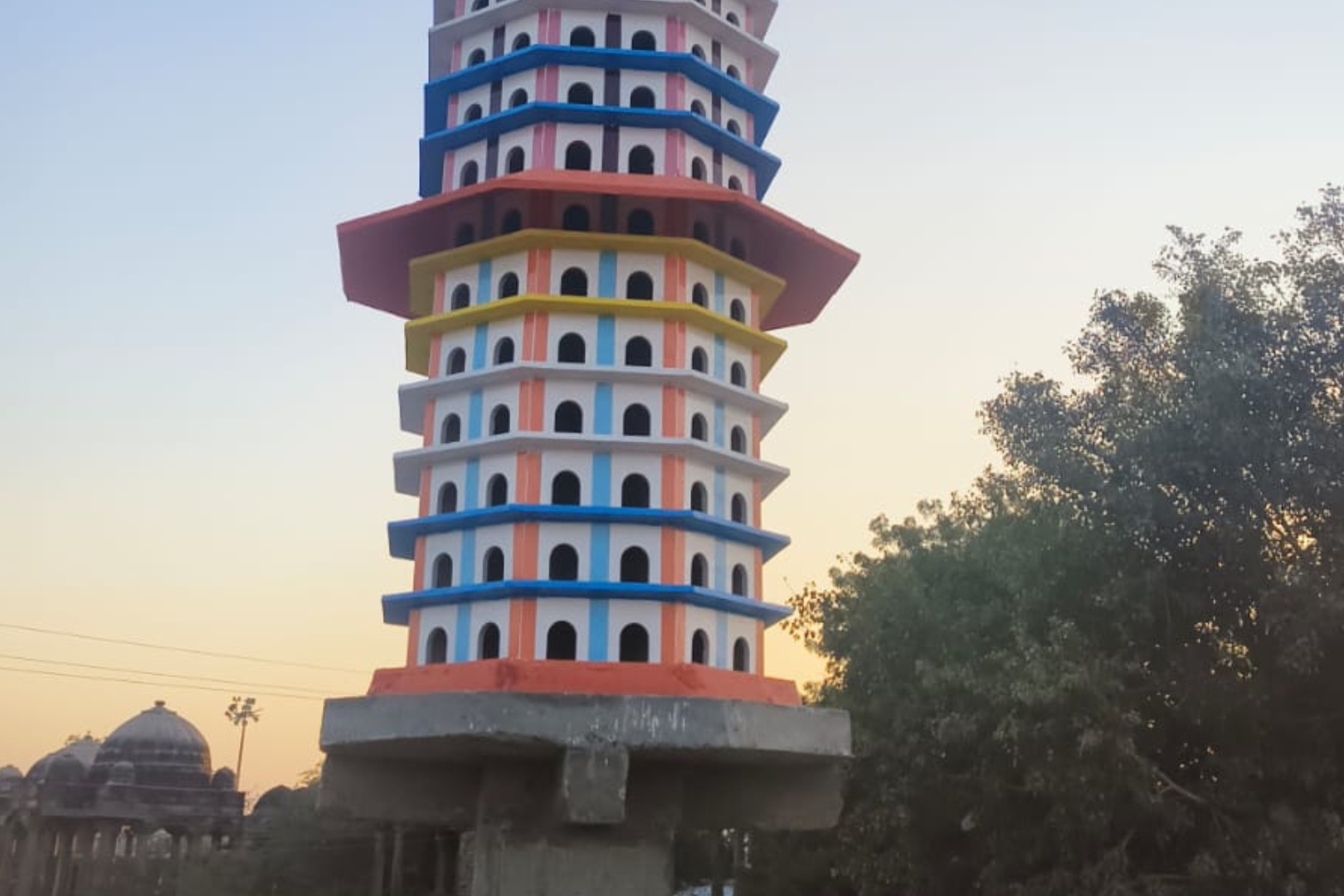 पक्षी घर सेवा