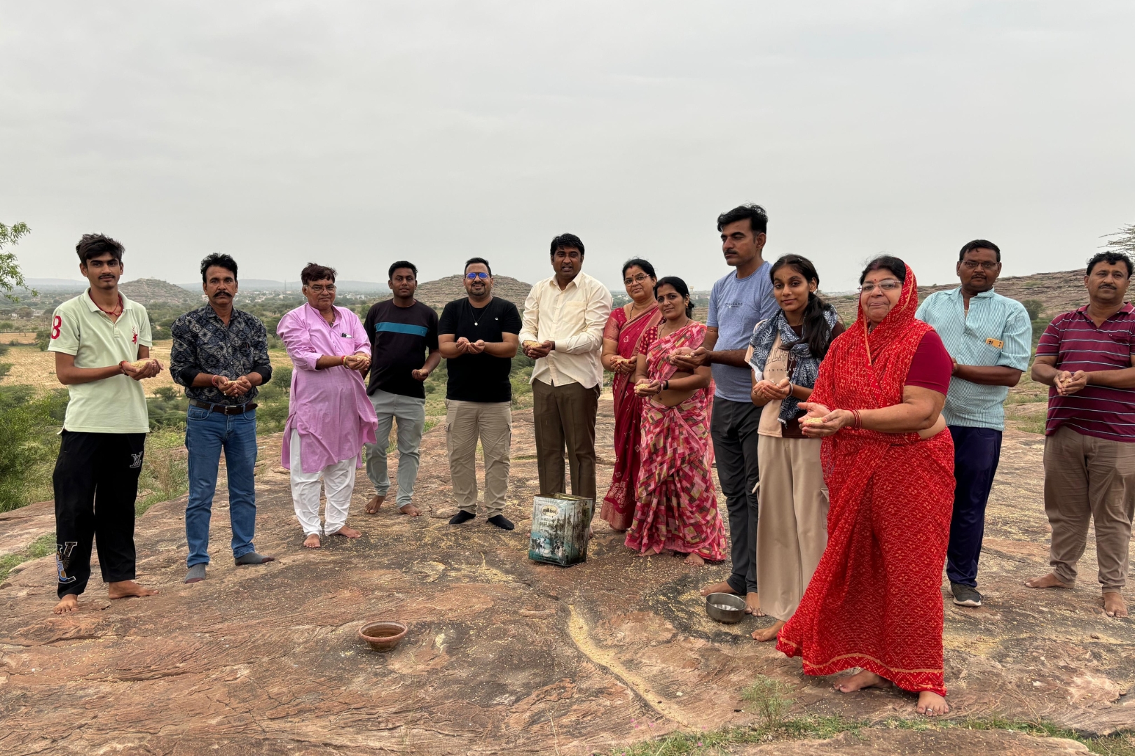 पक्षी चुगा सेवा